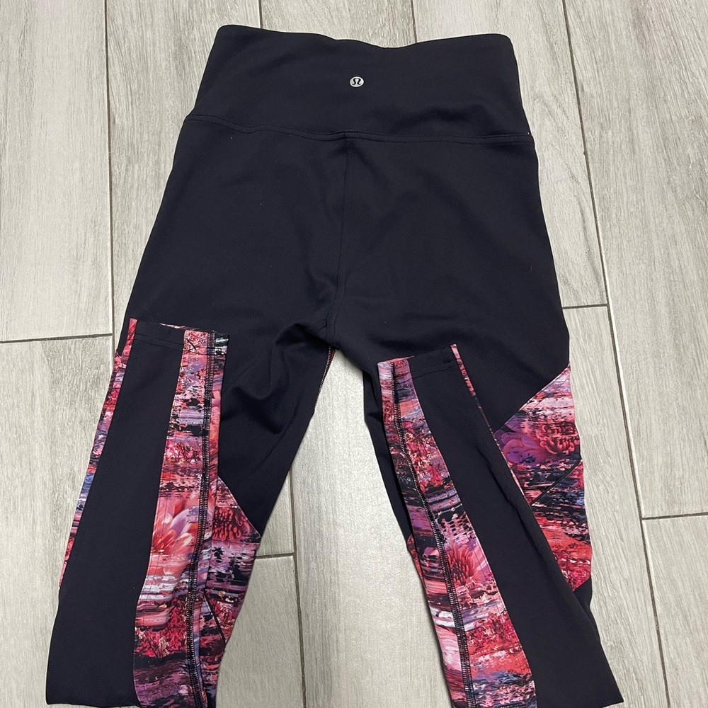 Lululemon leggings size 6